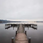 Otel Chiemgauhof Lakeside Retreat Übersee